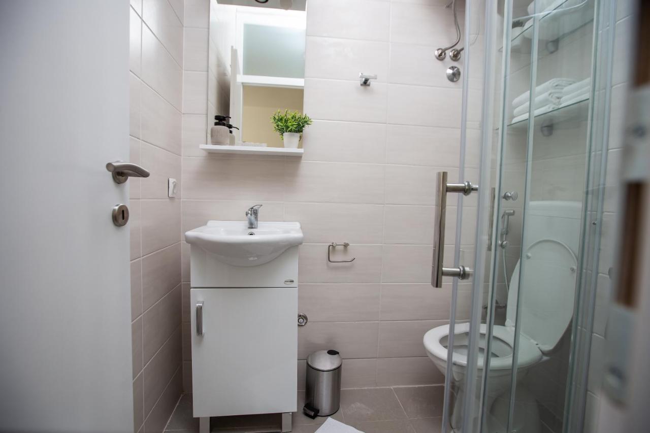 Big Tree Apartment & The Nest Apartment - Free Parking موستار المظهر الخارجي الصورة